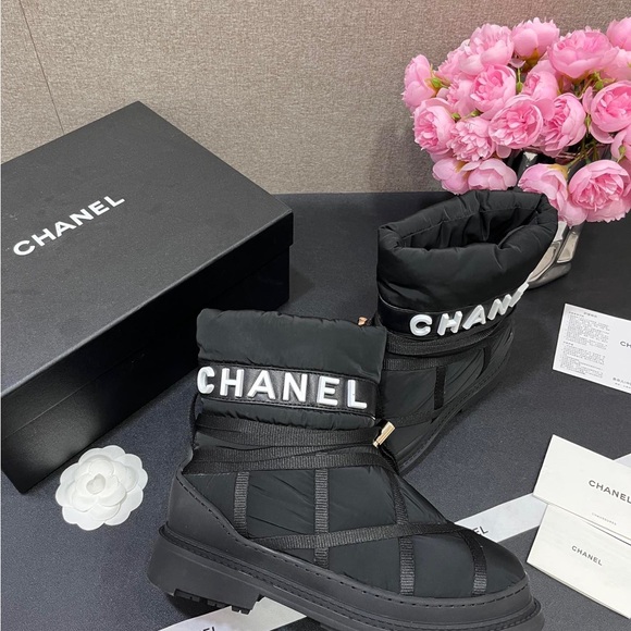 CHANEL Women's Black Quilted Winter Boots - Picture 8 of 10
